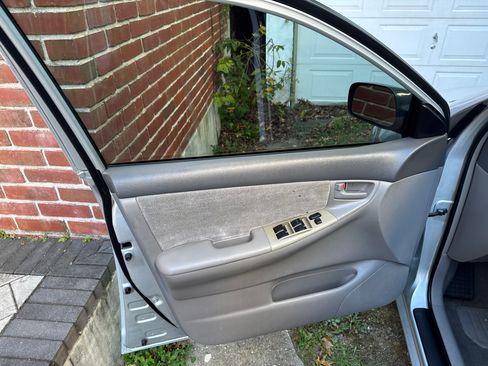 Used 2006 Toyota Corolla CE image 18