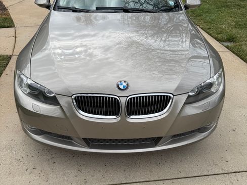 Used 2009 BMW 335i Convertible image 2