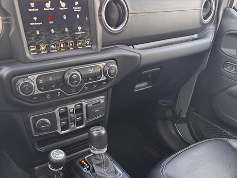 Used 2020 Jeep Wrangler Unlimited Sahara AWD/4WD image 8