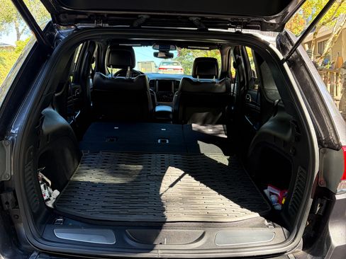 Used 2018 Jeep Grand Cherokee Limited AWD/4WD image 5