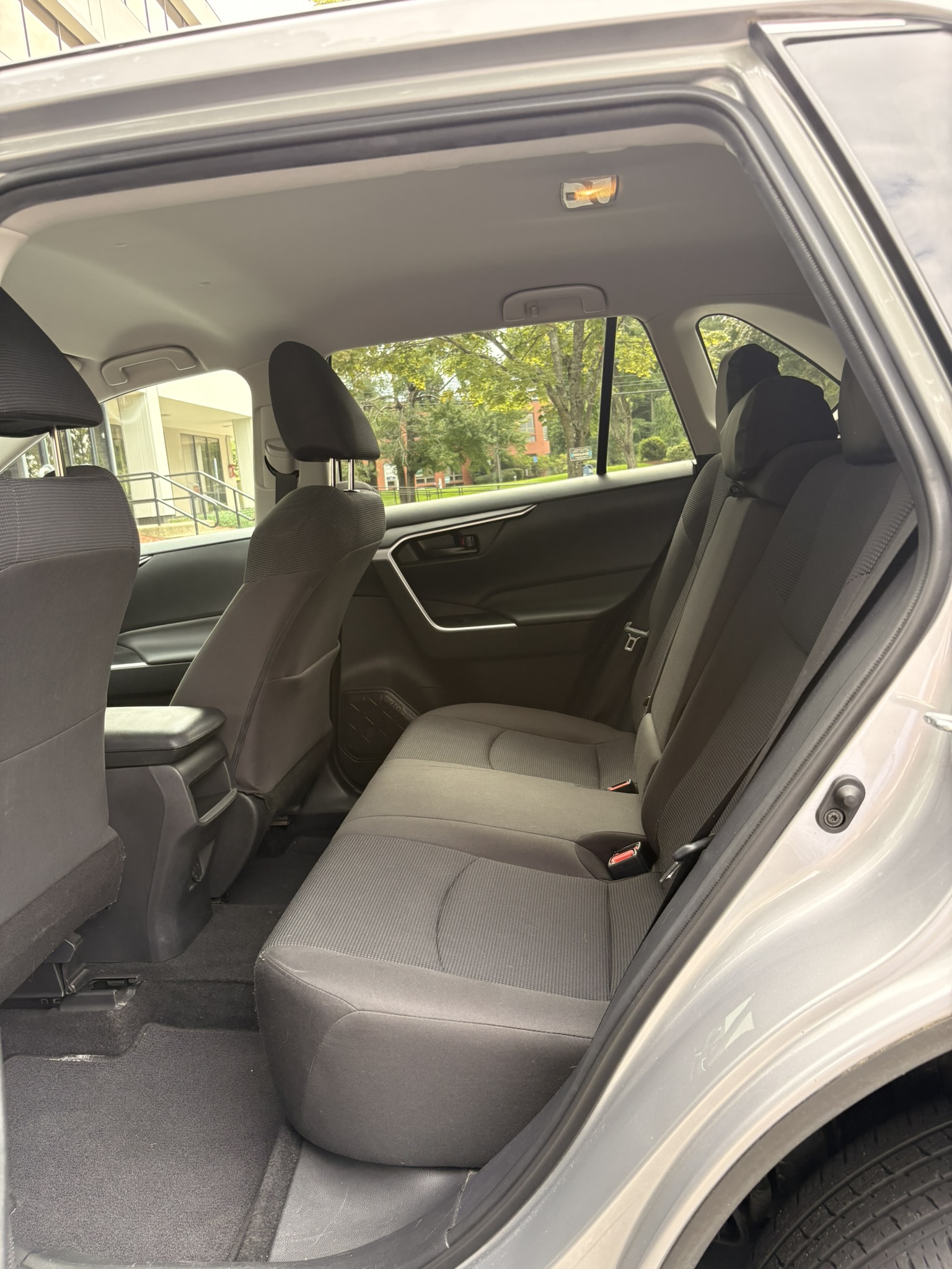 Used 2021 Toyota RAV4 LE w/ Carpet Mat Package (TMS) AWD/4WD image 11