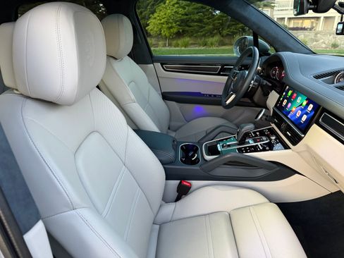 Used 2021 Porsche Cayenne GTS image 21