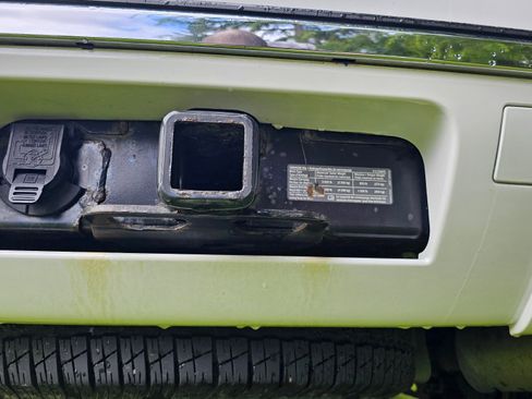 Used 2010 GMC Yukon Denali image 16