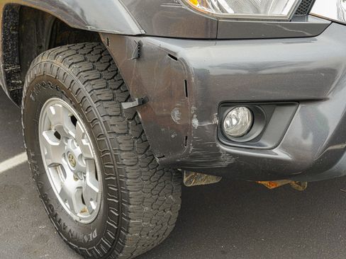 Used 2012 Toyota Tacoma 4x4 Double Cab w/ SR5 Pkg image 24