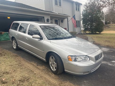 Used 2006 Volvo V70 2.5T image 2