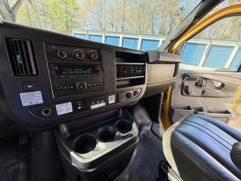 Used 2015 GMC Savana 3500 Van Cab-Chassis 2D image 12