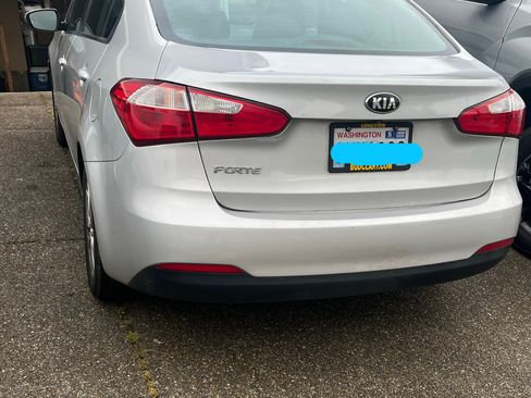 Used 2016 Kia Forte LX w/ LX Popular Plus Package FWD image 4