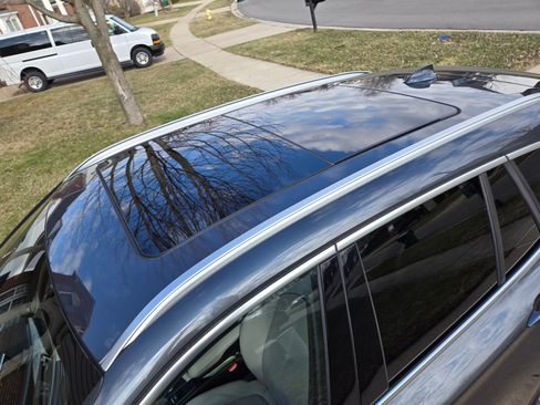 Used 2021 BMW X1 xDrive28i w/ Premium Package image 11