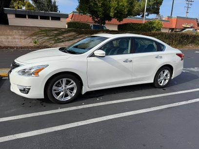Used 2013 Nissan Altima 2.5 SV w/ 2.5SV Convenience Pkg