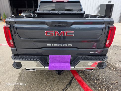 Used 2022 GMC Sierra 1500 SLT image 9