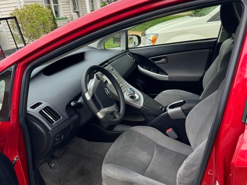 Used 2014 Toyota Prius Three image 18