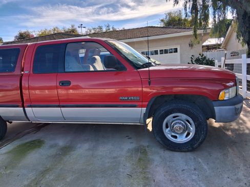 Used 1998 Dodge Ram 2500 Truck 2WD Quad Cab image 5