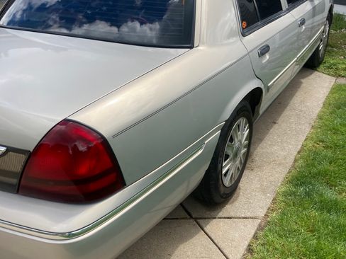 Used 2008 Mercury Grand Marquis GS image 6