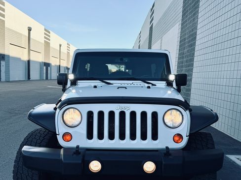 Used 2013 Jeep Wrangler Unlimited Sport image 11