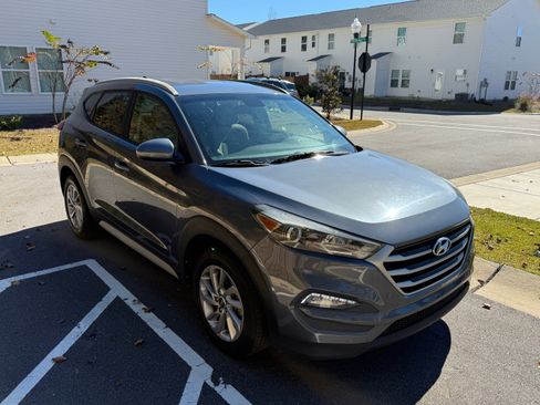 Used 2018 Hyundai Tucson SEL image 2