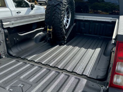 Used 2009 HUMMER H3T Alpha image 31