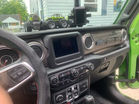 Used 2018 Jeep Wrangler Rubicon w/ Steel Bumper Group image 13