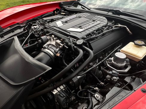 Used 2015 Chevrolet Corvette Z06 w/ 3LZ Preferred Equipment Group RWD image 6