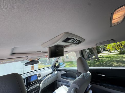 Used 2016 Honda Pilot Touring image 9