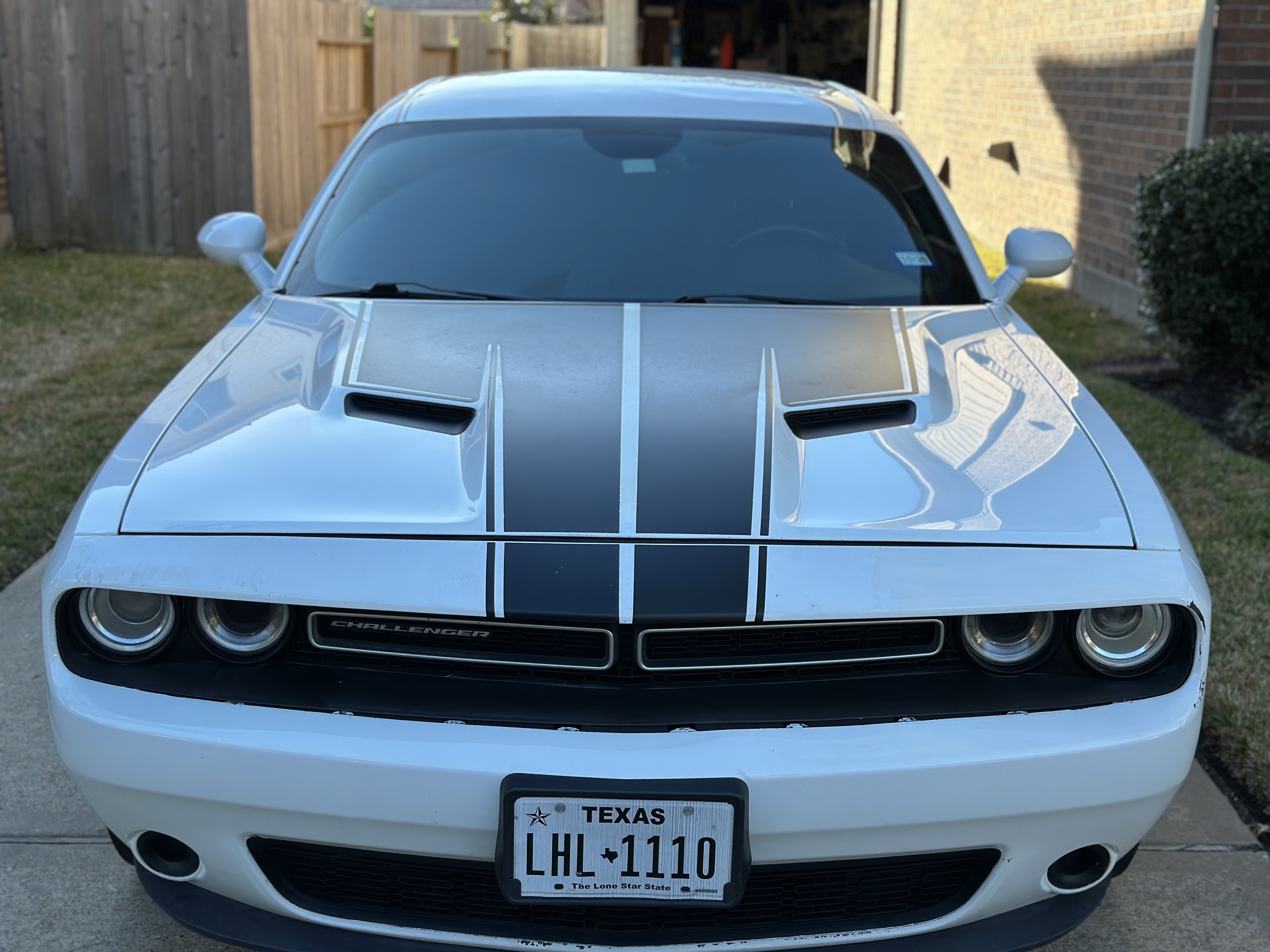 Used 2016 Dodge Challenger SXT RWD image 1