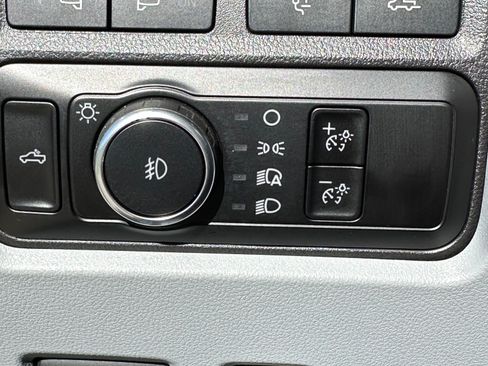 Used 2024 Ford F350 Limited image 25