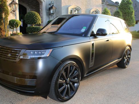 Used 2023 Land Rover Range Rover SV image 4