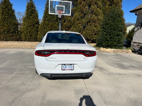 Used 2016 Dodge Charger R/T w/ Premium Group image 5