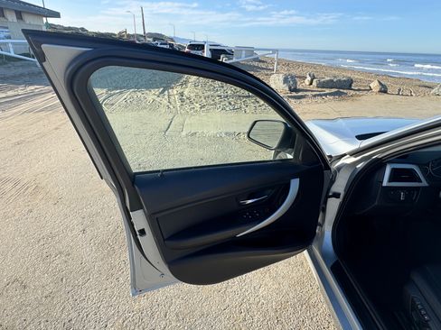 Used 2014 BMW 320i 320i Sedan 4D image 25