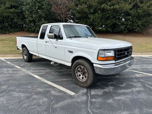 Used 1996 Ford F250 2WD SuperCab image 1