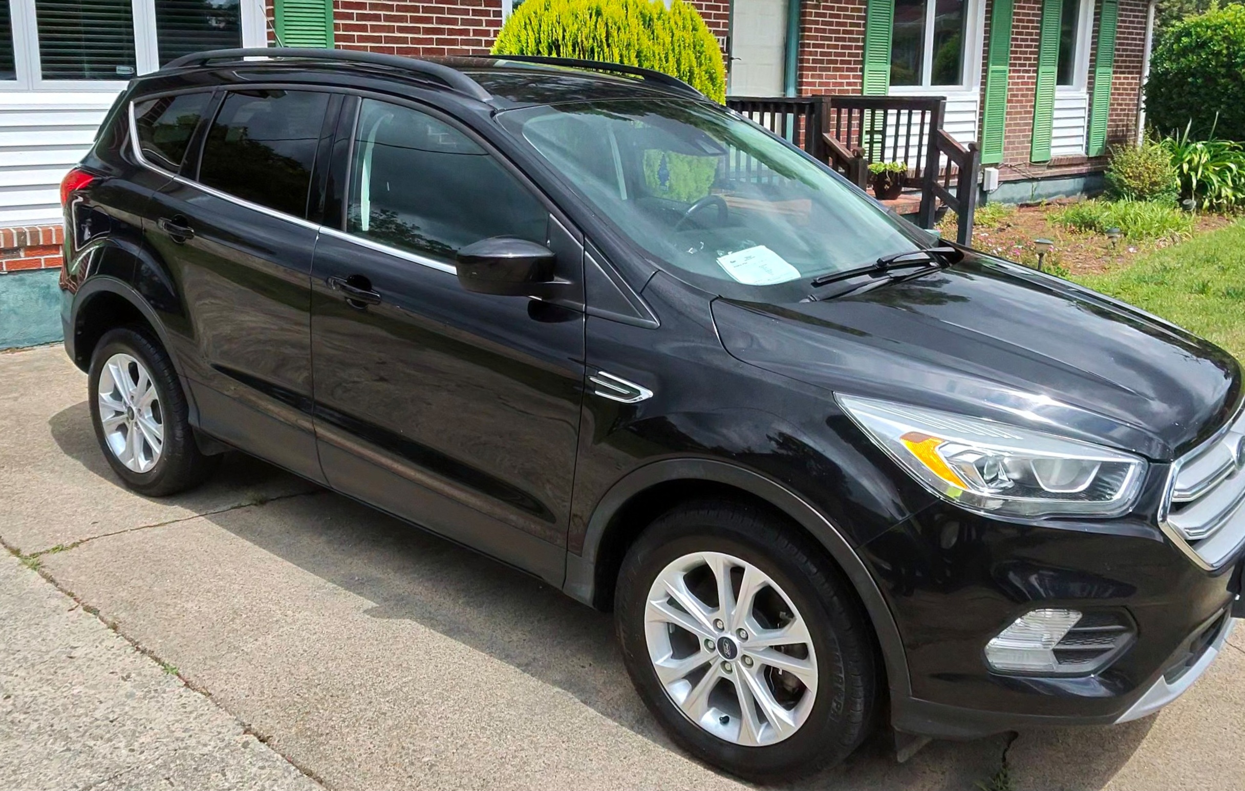 Used 2019 Ford Escape SEL AWD/4WD image 1