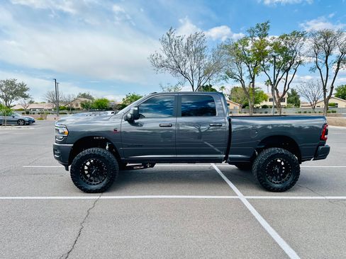 Used 2023 RAM 2500 Laramie w/ Night Edition AWD/4WD image 4