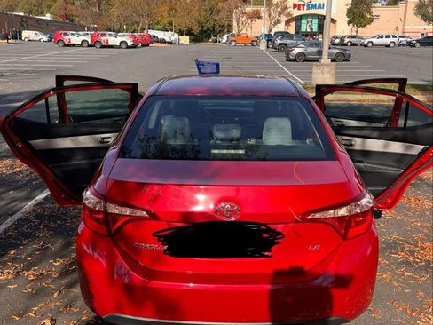 Used 2018 Toyota Corolla LE image 10