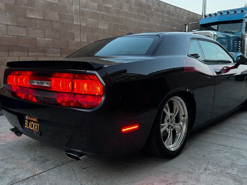 Used 2010 Dodge Challenger R/T RWD image 6