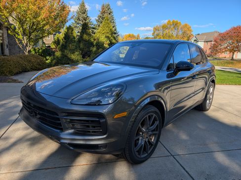Used 2020 Porsche Cayenne E-Hybrid image 11
