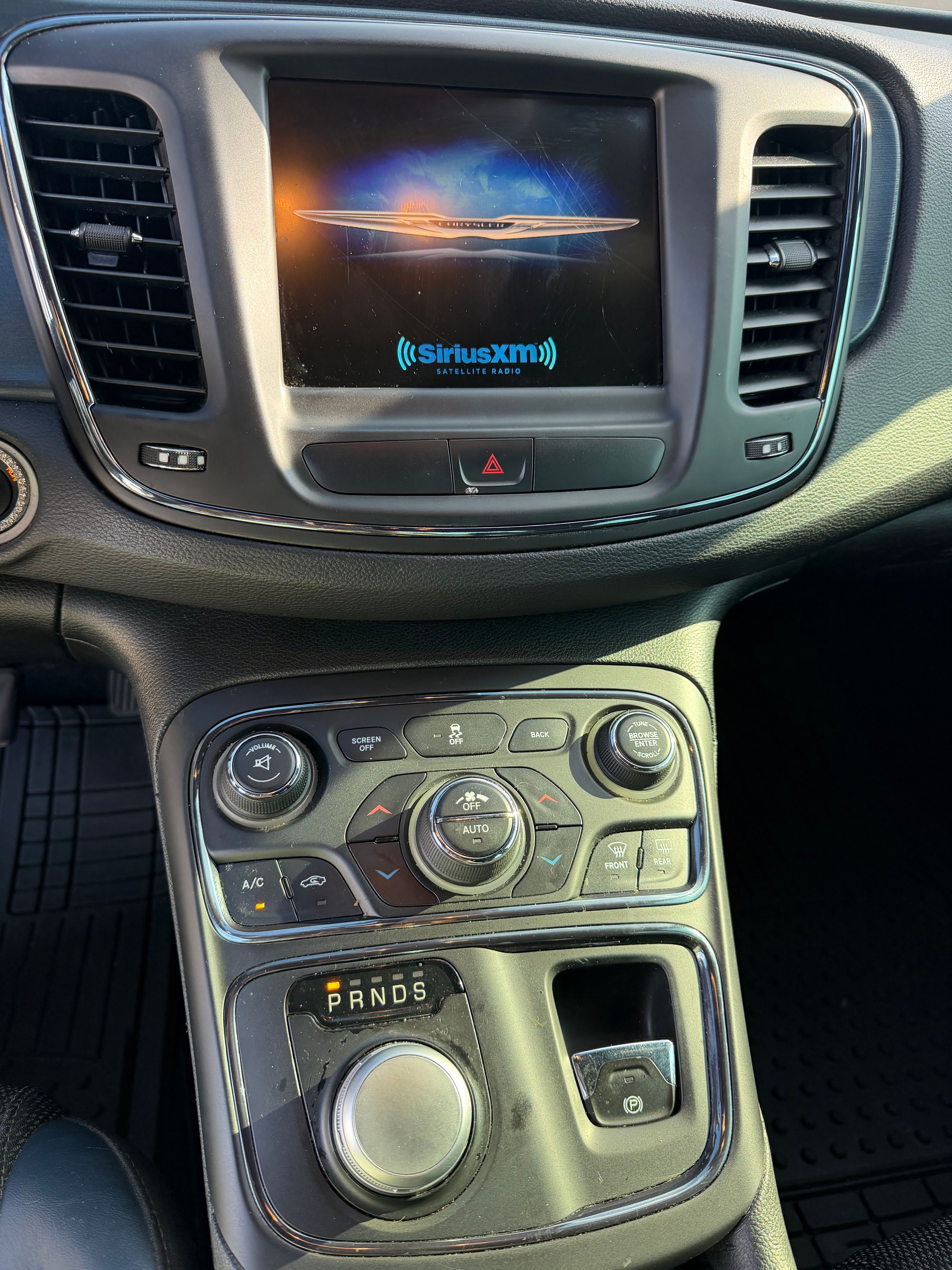 Used 2015 Chrysler 200 S w/ Navigation & Sound Group I FWD image 11
