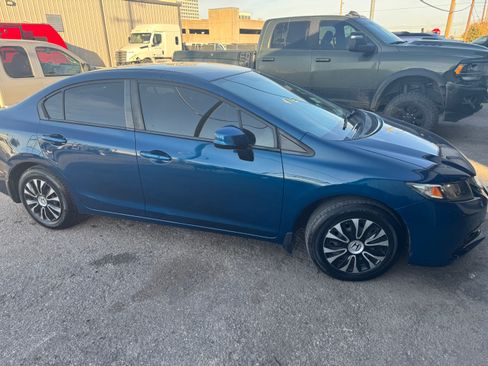 Used 2013 Honda Civic LX image 2