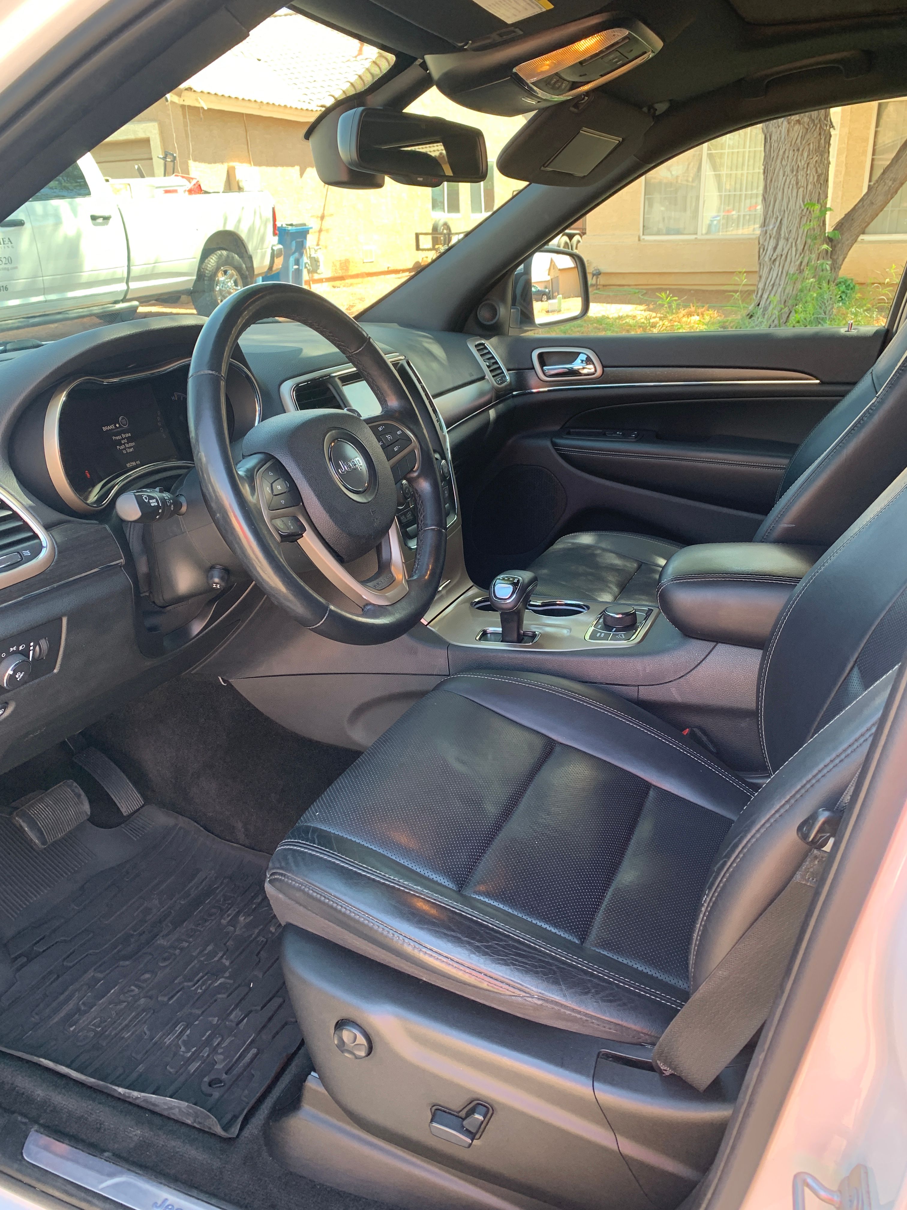 Used 2015 Jeep Grand Cherokee Limited w/ Luxury Group II AWD/4WD image 11