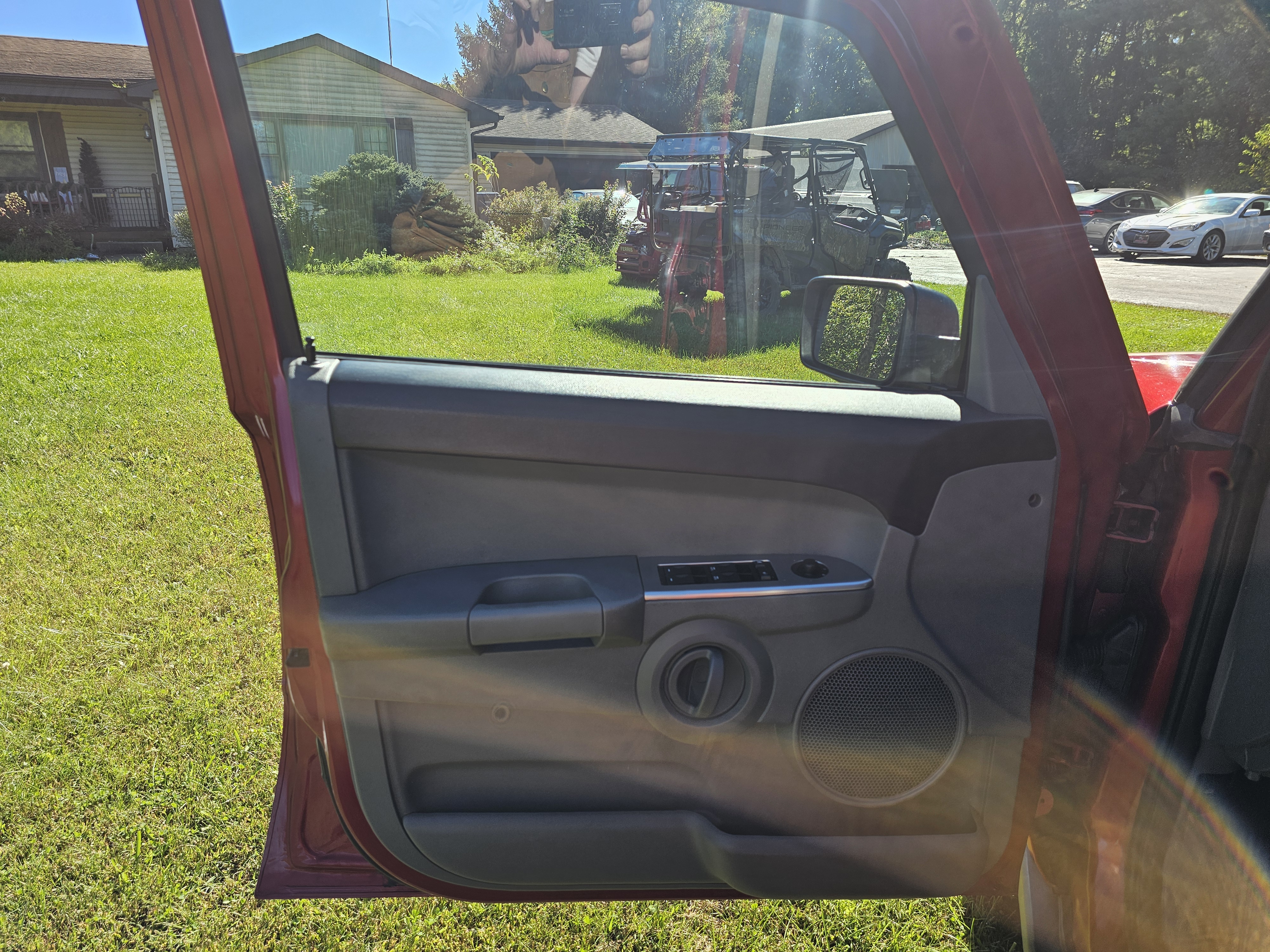 Used 2006 Jeep Commander 4WD image 26