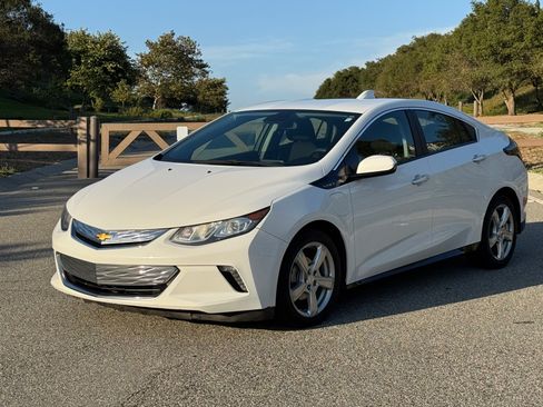 Used 2018 Chevrolet Volt LT image 5