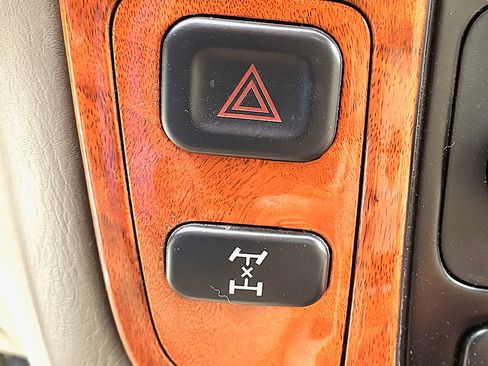 Used 2000 Lexus LX 470 4WD image 17