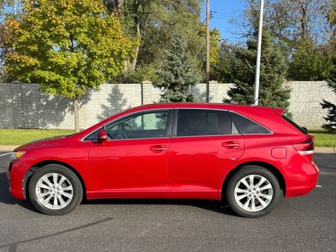 Used 2013 Toyota Venza LE AWD/4WD image 2