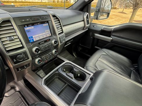 Used 2018 Ford F350 Platinum image 25