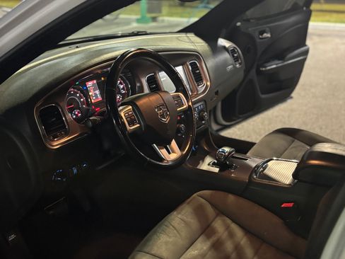 Used 2014 Dodge Charger SXT image 6