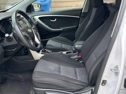 Used 2015 Hyundai Elantra GT FWD image 8