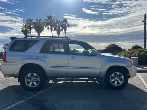 Used 2007 Toyota 4Runner Sport image 2
