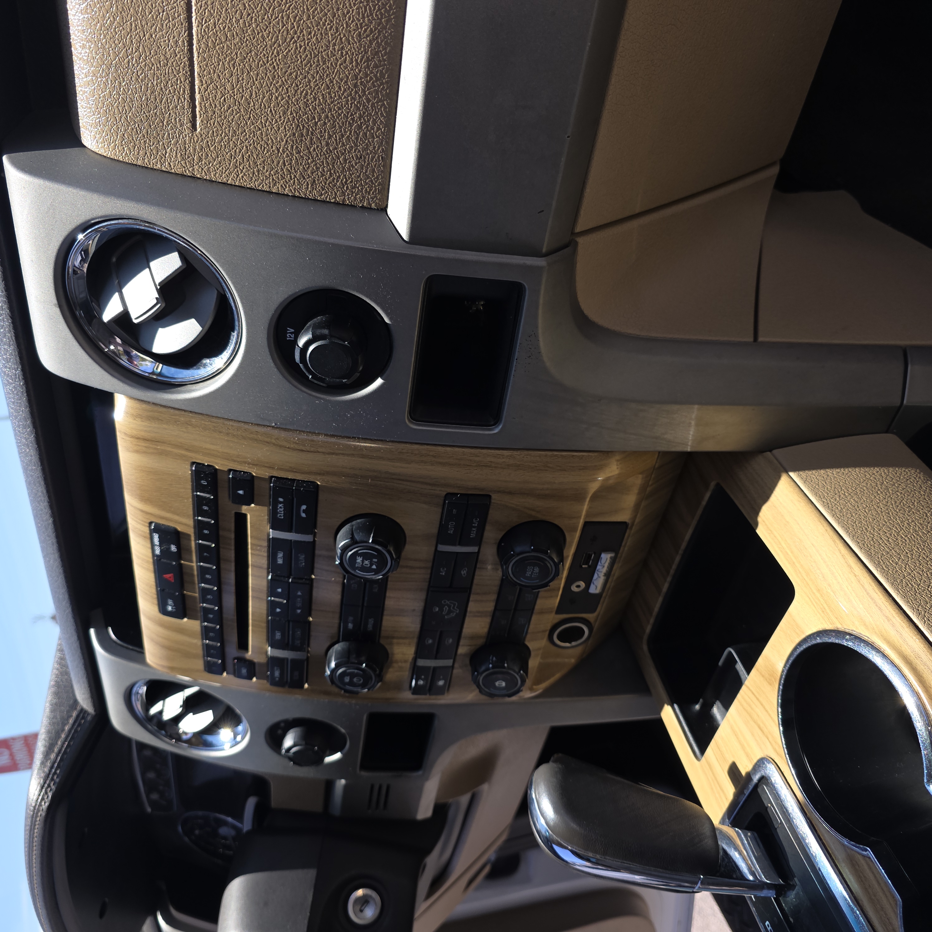 Used 2011 Ford F150 Lariat AWD/4WD image 22