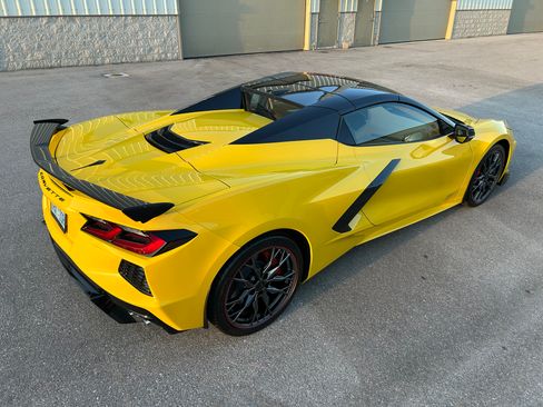 Used 2025 Chevrolet Corvette Stingray Premium Conv w/ Z51 Performance Package image 9