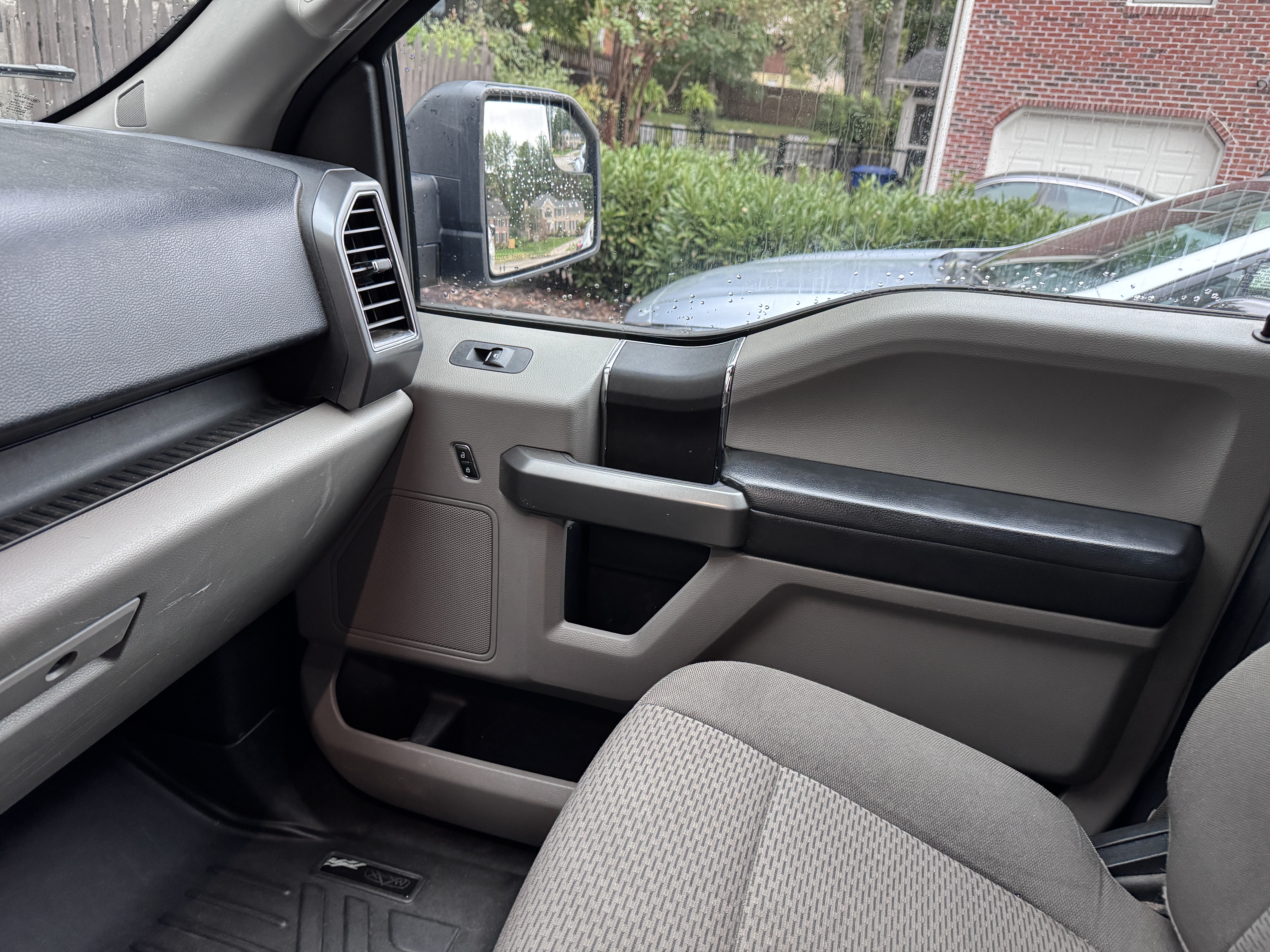 Used 2017 Ford F150 XLT AWD/4WD image 5