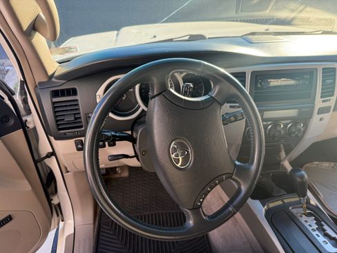 Used 2004 Toyota 4Runner Limited image 13