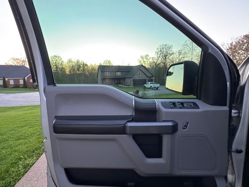 Used 2019 Ford F150 XLT w/ Trailer Tow Package image 26